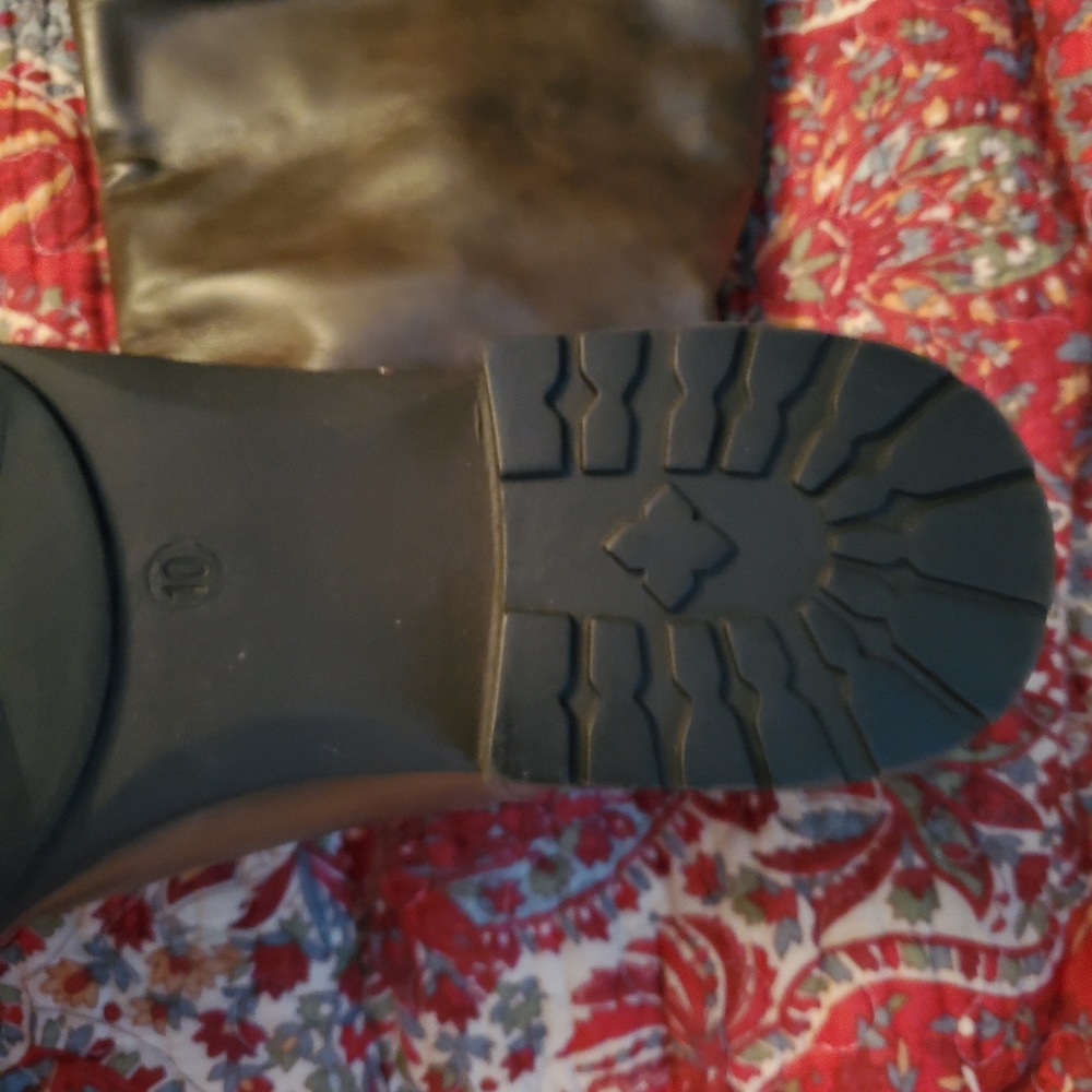 Boots - Picture 2 of 3